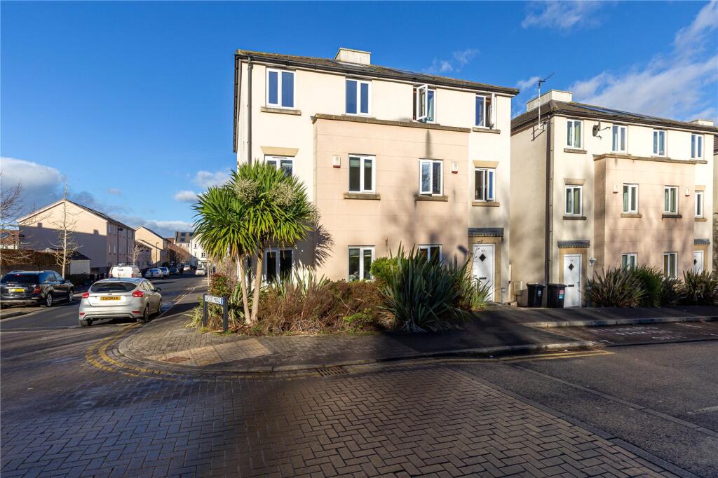 4 bed Semi Detached for rent in Broomhill. From CJ Hole - Kingswood
