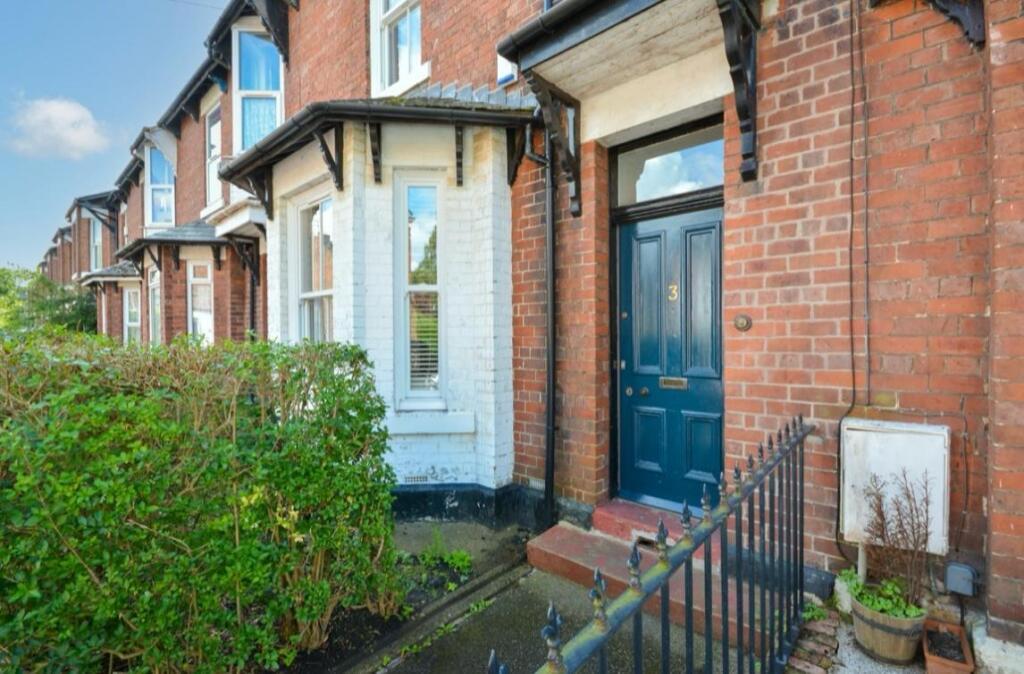6 bed Mid Terraced House for rent in Newcastle upon Tyne. From Walton Robinson Property Consultants Ltd
