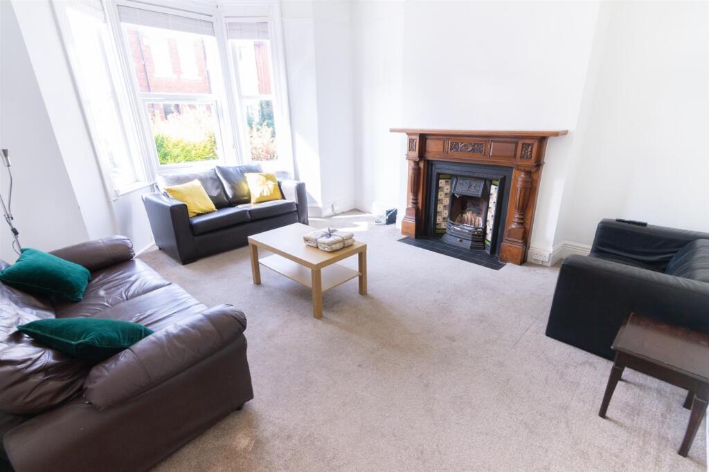 6 bed Mid Terraced House for rent in Newcastle upon Tyne. From Walton Robinson Property Consultants Ltd 6 bed Mid Terraced House for rent in Newcastle upon Tyne. From Walton Robinson Property Consultants Ltd