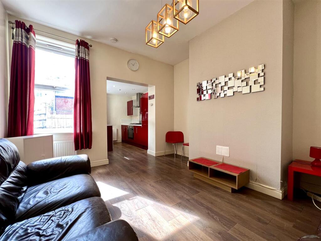 2 bed 1st Floor Flat for rent in Newcastle upon Tyne. From Walton Robinson Property Consultants Ltd