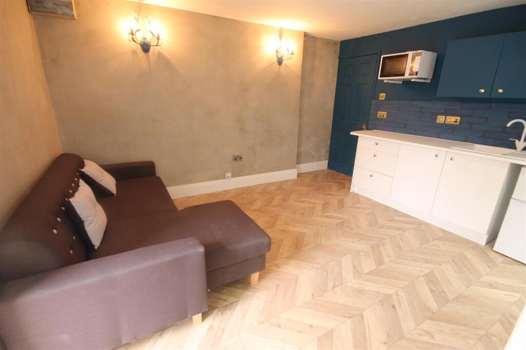 4 bed Studio for rent in Newcastle upon Tyne. From Walton Robinson Property Consultants Ltd