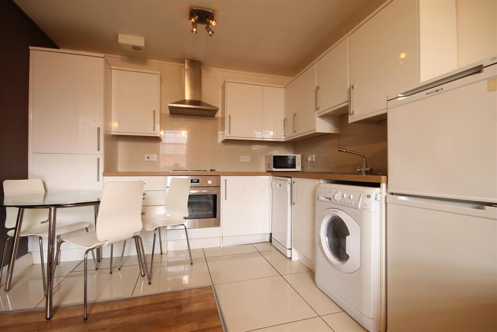 3 bed Apartment for rent in Newcastle upon Tyne. From Walton Robinson Property Consultants Ltd