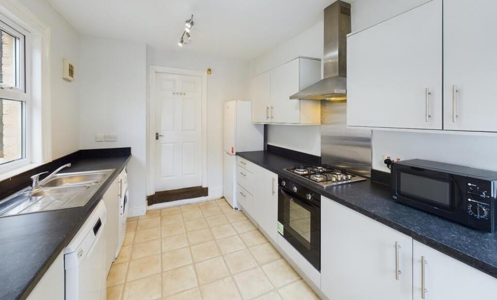 5 bed Mid Terraced House for rent in Newcastle upon Tyne. From Walton Robinson Property Consultants Ltd