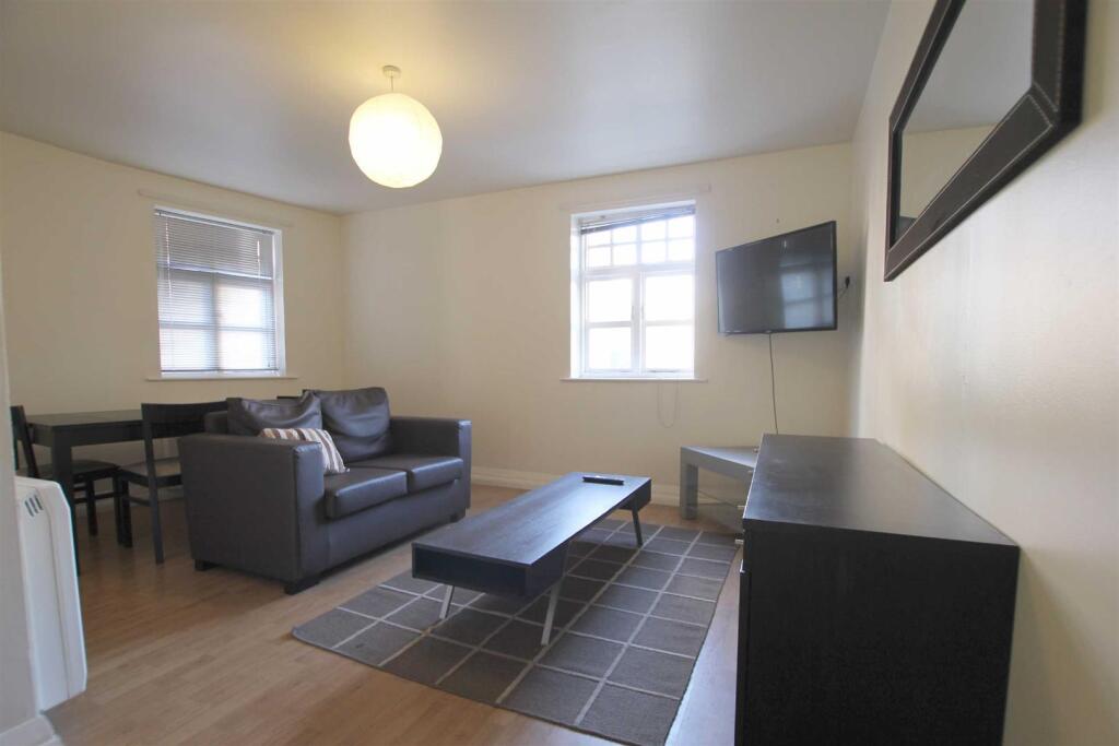 3 bed Apartment for rent in Newcastle upon Tyne. From Walton Robinson Property Consultants Ltd