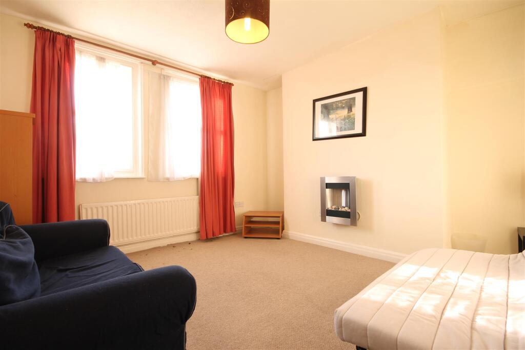 1 bed 1st Floor Flat for rent in Newcastle upon Tyne. From Walton Robinson Property Consultants Ltd 1 bed 1st Floor Flat for rent in Newcastle upon Tyne. From Walton Robinson Property Consultants Ltd