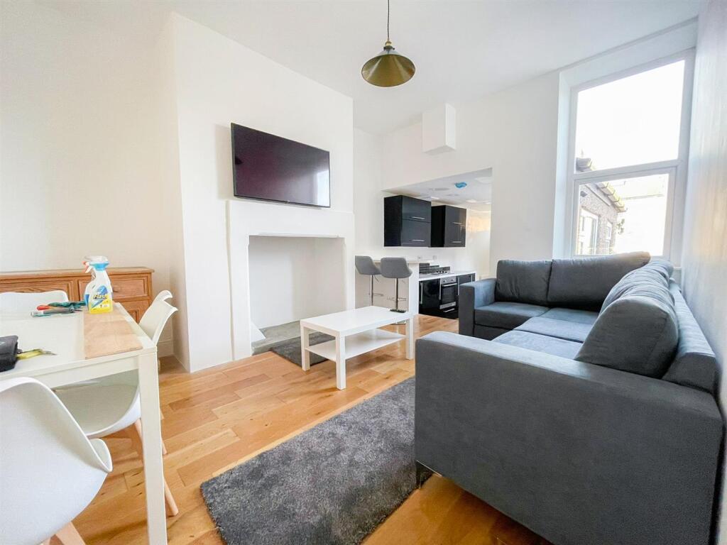 5 bed Annexe for rent in Newcastle upon Tyne. From Walton Robinson Property Consultants Ltd