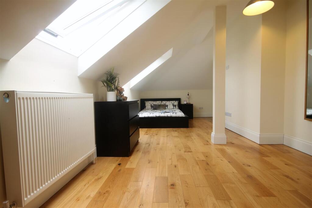 6 bed Mid Terraced House for rent in Newcastle upon Tyne. From Walton Robinson Property Consultants Ltd