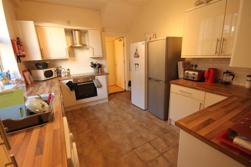 7 bed Detached for rent in Newcastle upon Tyne. From Walton Robinson Property Consultants Ltd 7 bed Detached for rent in Newcastle upon Tyne. From Walton Robinson Property Consultants Ltd