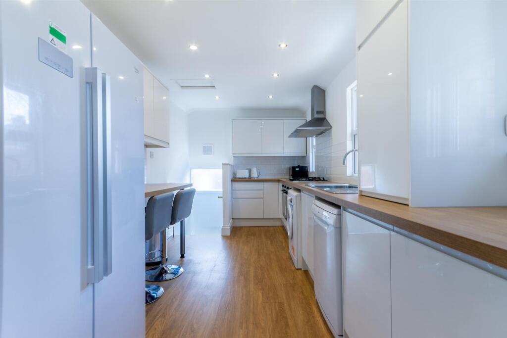 6 bed Annexe for rent in Newcastle upon Tyne. From Walton Robinson Property Consultants Ltd