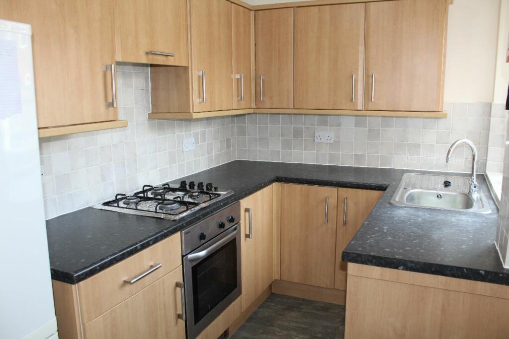 3 bed Mid Terraced House for rent in Fulwood. From North West Homes - Preston