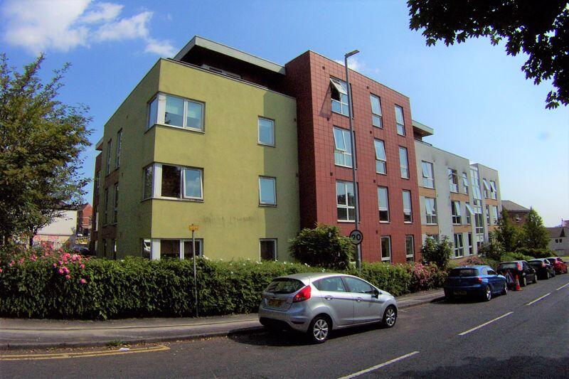 2 bed 1st Floor Flat for rent in Leeds. From Castlehill - Headingley