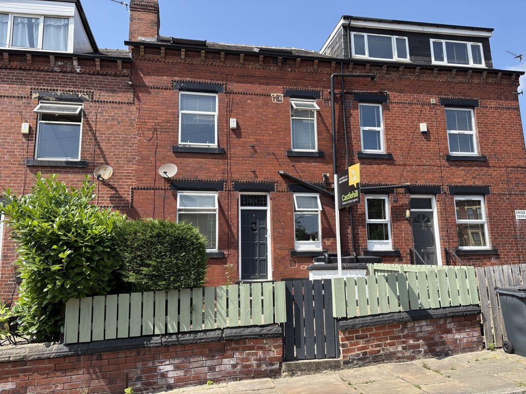 2 bed Mid Terraced House for rent in Leeds. From Castlehill - Headingley 2 bed Mid Terraced House for rent in Leeds. From Castlehill - Headingley