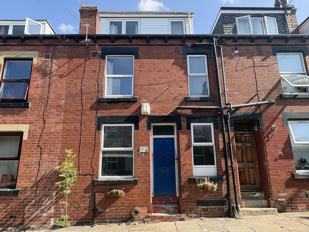 2 bed Mid Terraced House for rent in Leeds. From Castlehill - Headingley