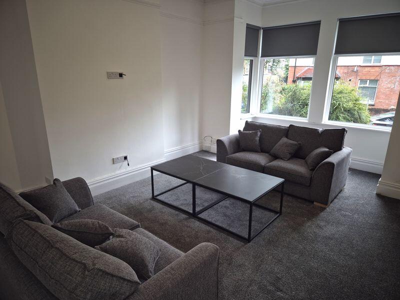 5 bed Detached for rent in Leeds. From Castlehill - Headingley