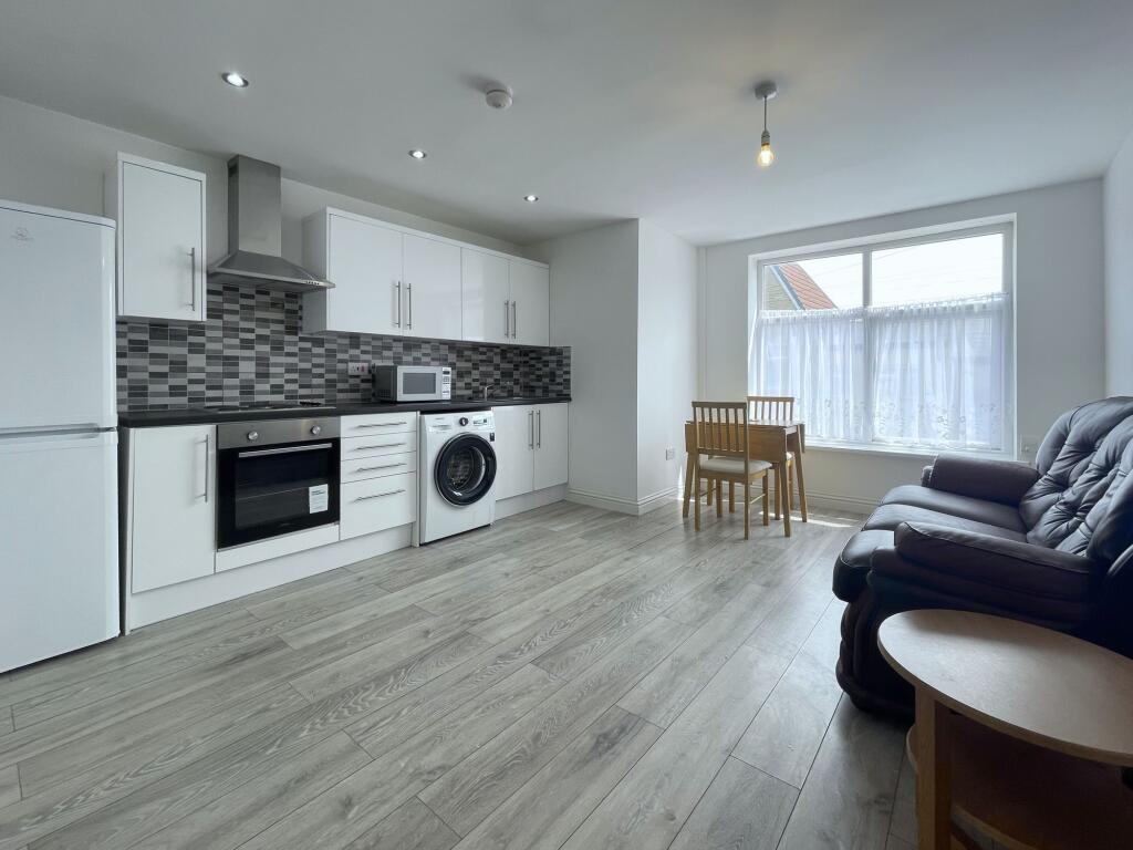 1 bed 1st Floor Flat for rent in Cardiff. From Harry Harper Sales & Lettings - Cathays
