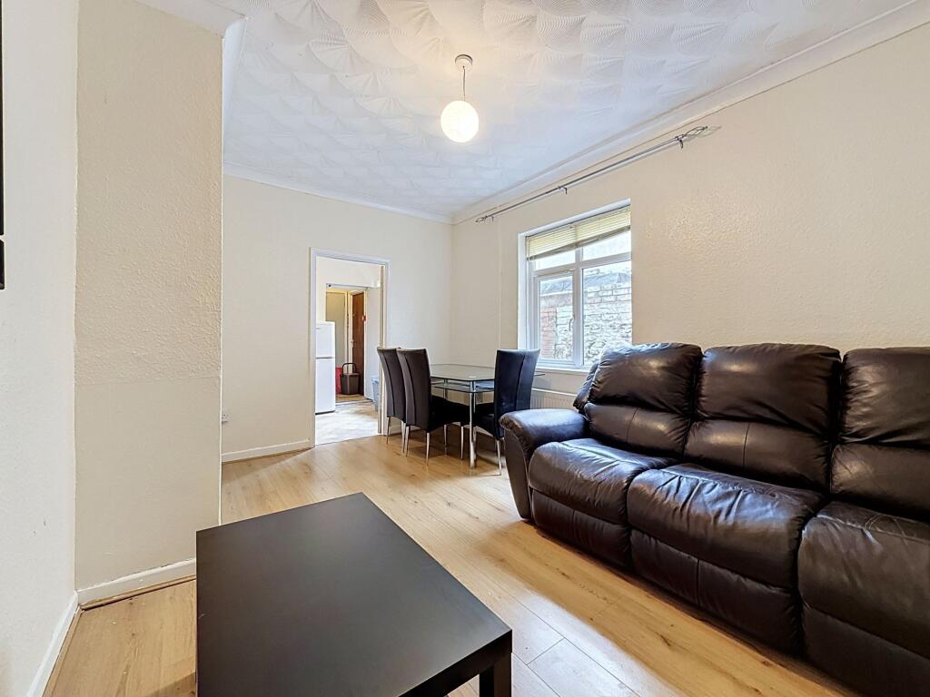 2 bed Apartment for rent in Cardiff. From Harry Harper Sales & Lettings - Cathays 2 bed Apartment for rent in Cardiff. From Harry Harper Sales & Lettings - Cathays