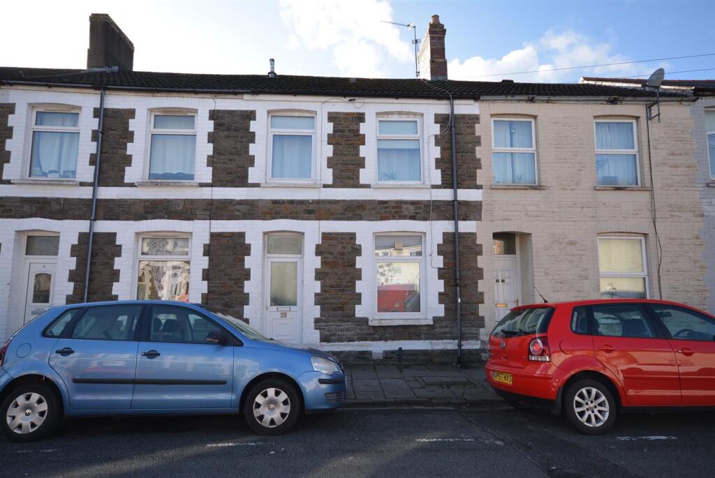 3 bed Mid Terraced House for rent in Cardiff. From Harry Harper Sales & Lettings - Cathays 3 bed Mid Terraced House for rent in Cardiff. From Harry Harper Sales & Lettings - Cathays