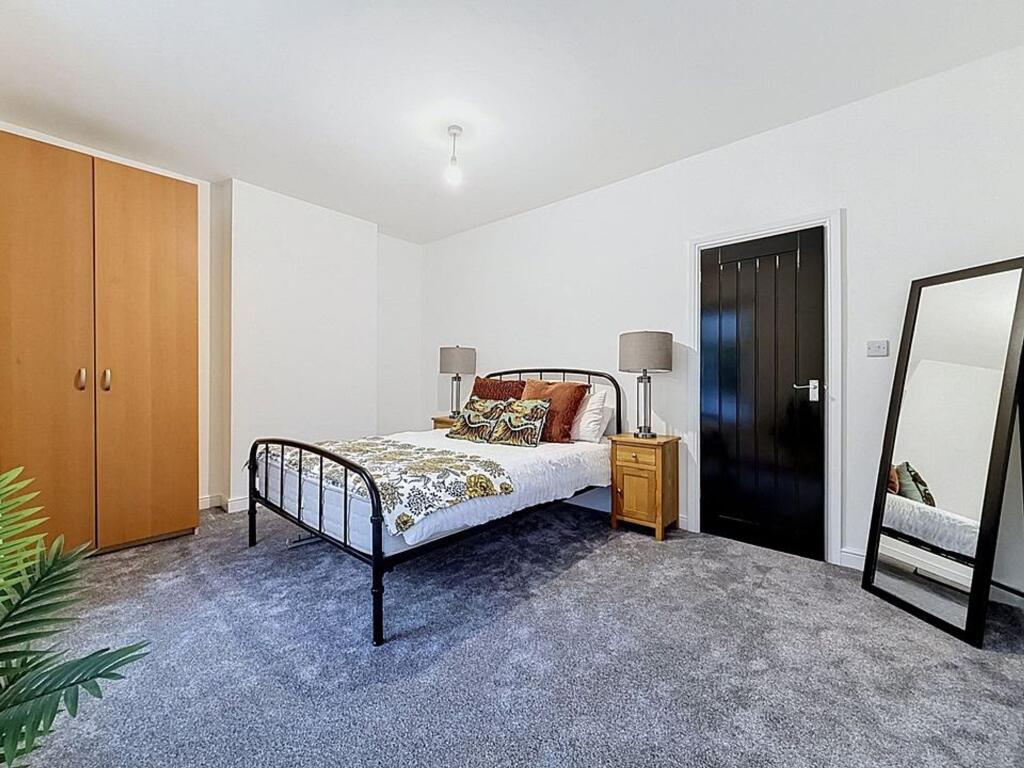 4 bed End of Terrace for rent in Cardiff. From Harry Harper Sales & Lettings - Cathays