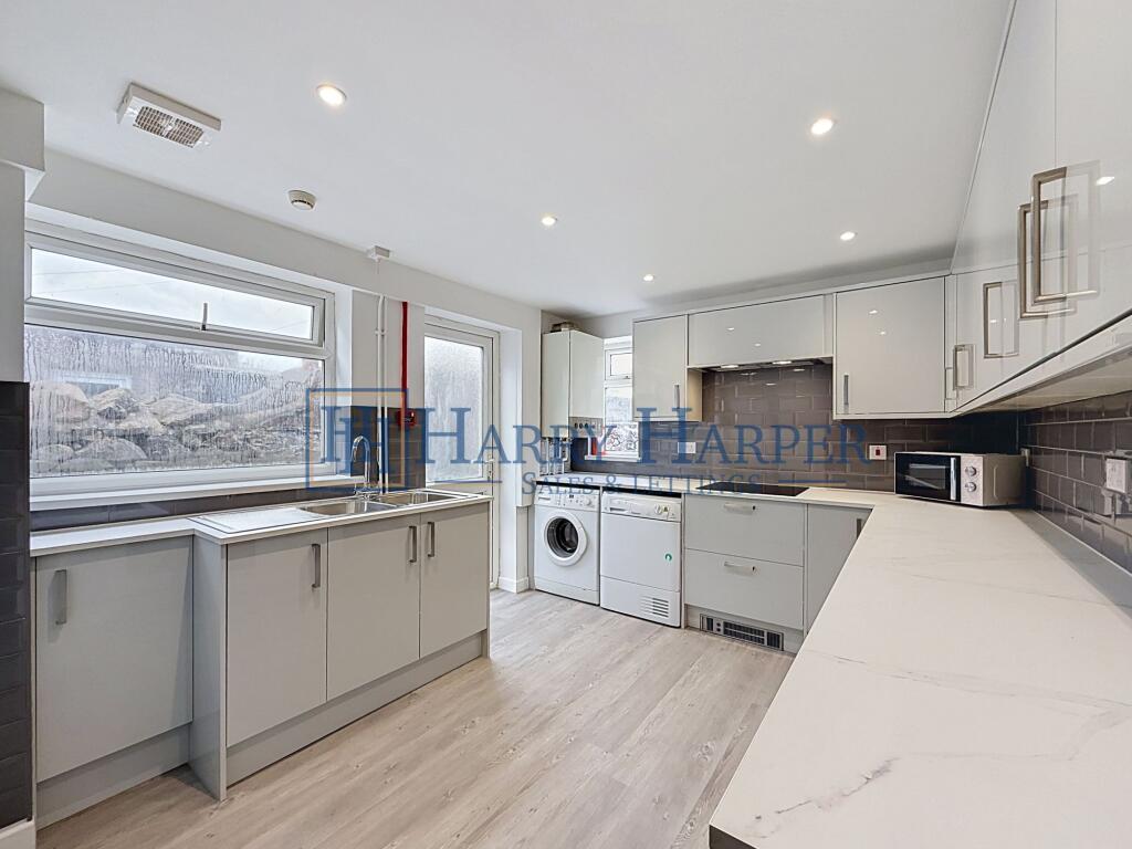 6 bed End of Terrace for rent in Cardiff. From Harry Harper Sales & Lettings - Cathays 6 bed End of Terrace for rent in Cardiff. From Harry Harper Sales & Lettings - Cathays
