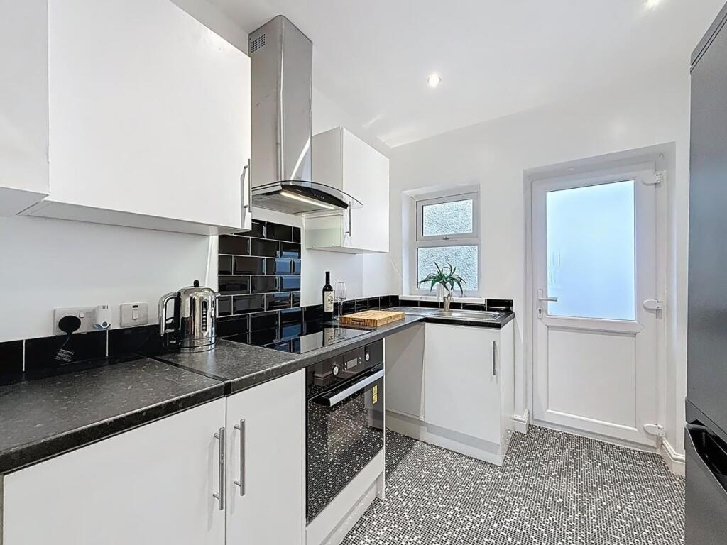 2 bed End of Terrace for rent in Cardiff. From Harry Harper Sales & Lettings - Cathays