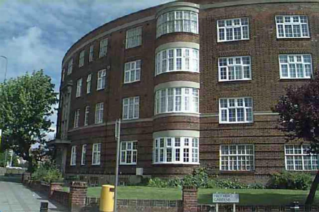 3 bed Apartment for rent in Hendon. From Talbots Partnership - Hendon 3 bed Apartment for rent in Hendon. From Talbots Partnership - Hendon