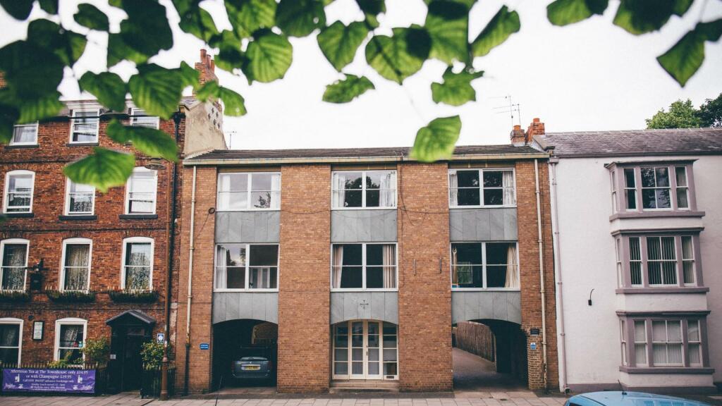 7 bed Private Halls for rent in Durham. From Robinsons - Durham