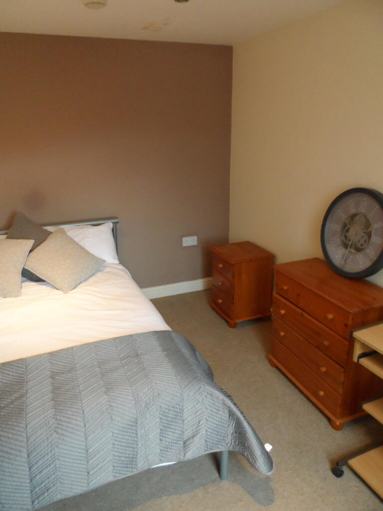 5 bed Mid Terraced House for rent in York. From 2 Let Agency - York 5 bed Mid Terraced House for rent in York. From 2 Let Agency - York