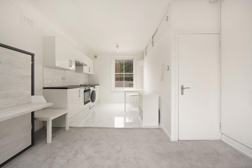 4 bed Studio for rent in Kensington. From Shaws Kensington - Kensington