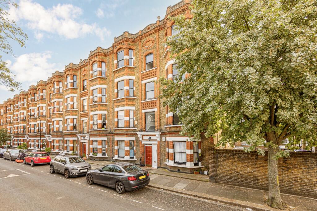 2 bed 1st Floor Flat for rent in Fulham. From Shaws Kensington - Kensington 2 bed 1st Floor Flat for rent in Fulham. From Shaws Kensington - Kensington