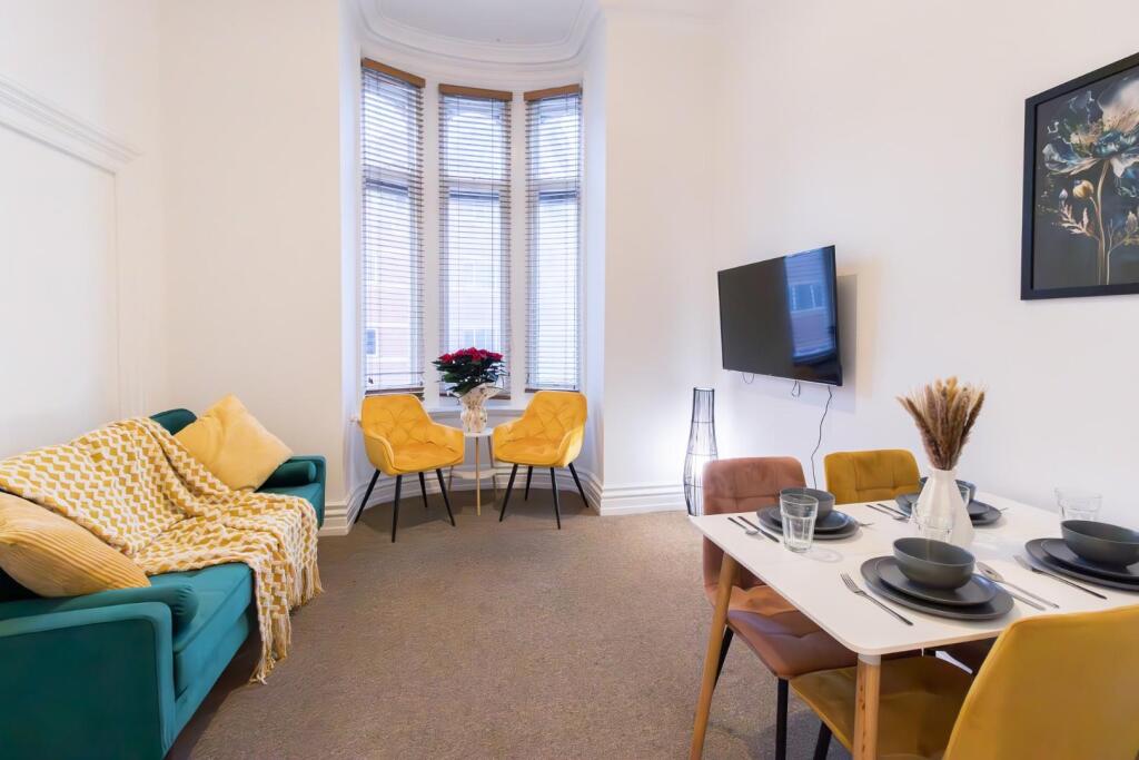 2 bed 1st Floor Flat for rent in Portsmouth. From Bernards Estate and Lettings Agents - Land & New Homes 2 bed 1st Floor Flat for rent in Portsmouth. From Bernards Estate and Lettings Agents - Land & New Homes