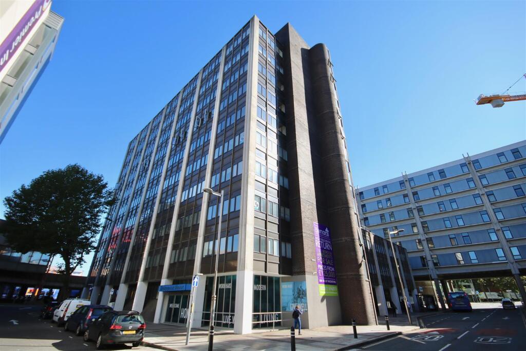 1 bed 1st Floor Flat for rent in Portsmouth. From Bernards Estate and Lettings Agents - Land & New Homes