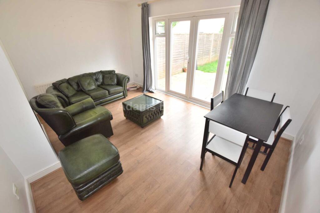 4 bed Mid Terraced House for rent in Reading. From Adams Estates - Reading