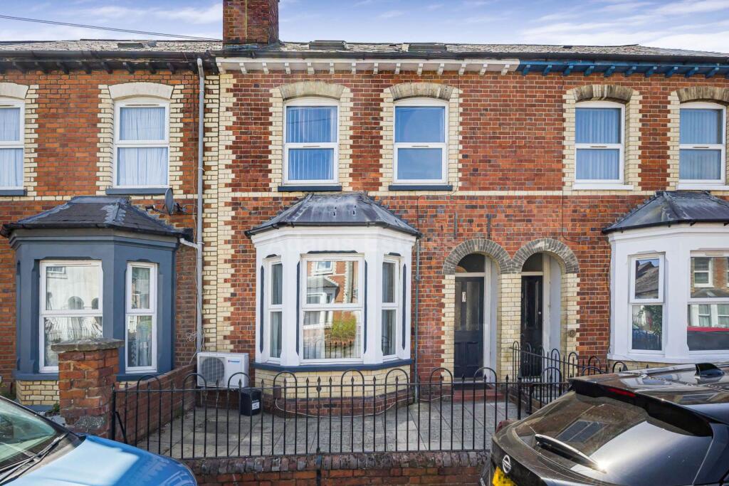 4 bed Mid Terraced House for rent in Reading. From Adams Estates - Reading
