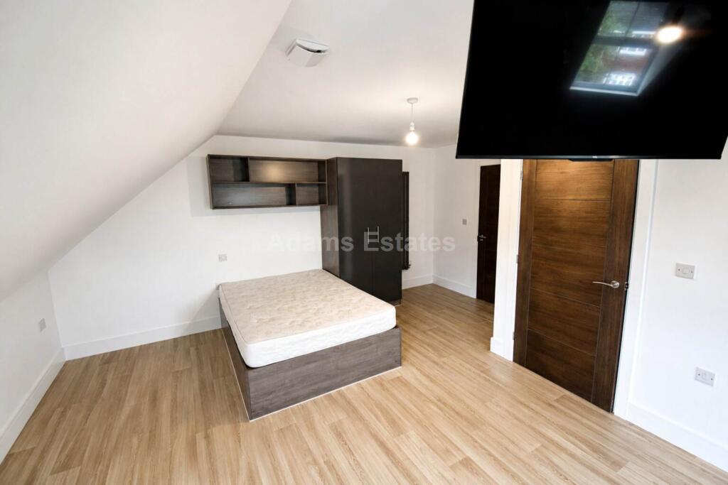 4 bed Studio for rent in Reading. From Adams Estates - Reading 4 bed Studio for rent in Reading. From Adams Estates - Reading