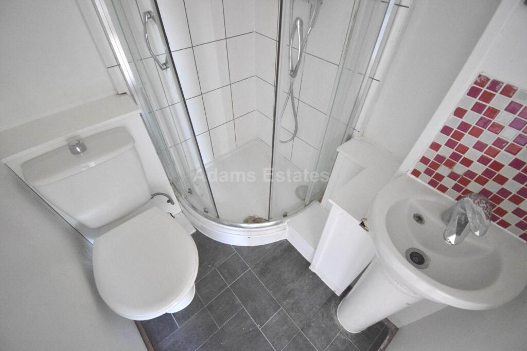 4 bed Semi Detached for rent in Reading. From Adams Estates - Reading