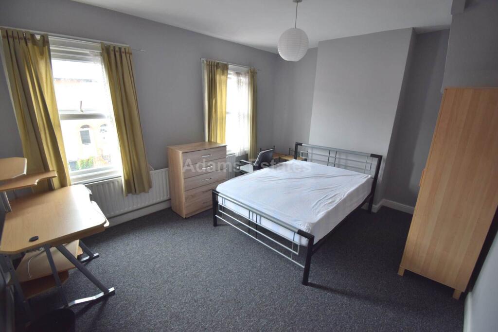 5 bed Semi Detached for rent in Reading. From Adams Estates - Reading