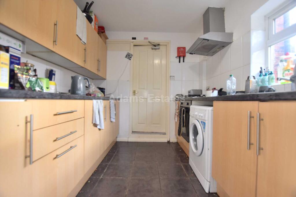 6 bed End of Terrace for rent in Reading. From Adams Estates - Reading