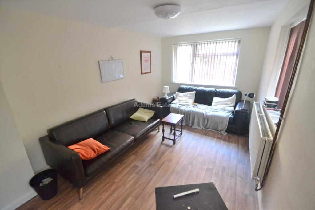 7 bed Mid Terraced House for rent in Reading. From Adams Estates - Reading