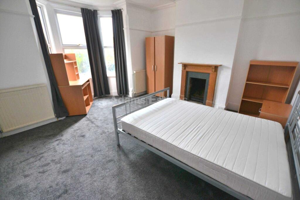 6 bed Mid Terraced House for rent in Reading. From Adams Estates - Reading