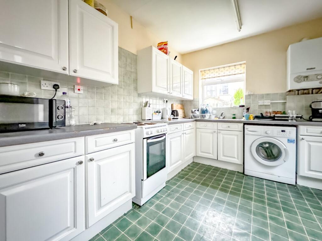 4 bed Mid Terraced House for rent in Bristol. From Westcoast Properties - Bristol