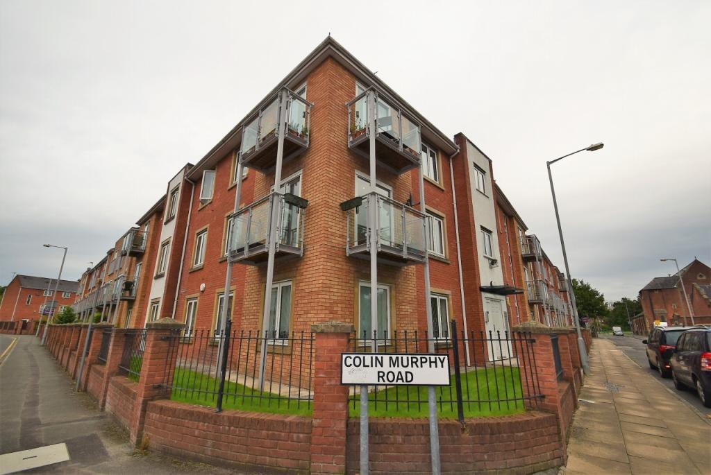 3 bed Apartment for rent in Manchester. From C & R Properties Ltd - Hulme Manchester