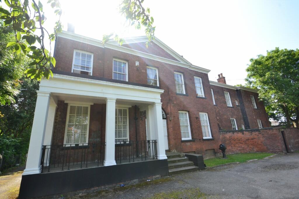 4 bed Apartment for rent in Manchester. From C & R Properties Ltd - Hulme Manchester