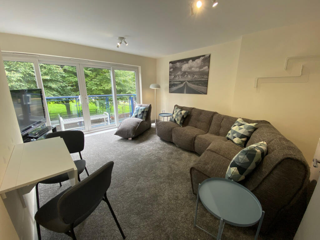 4 bed Town House for rent in Manchester. From C & R Properties Ltd - Hulme Manchester