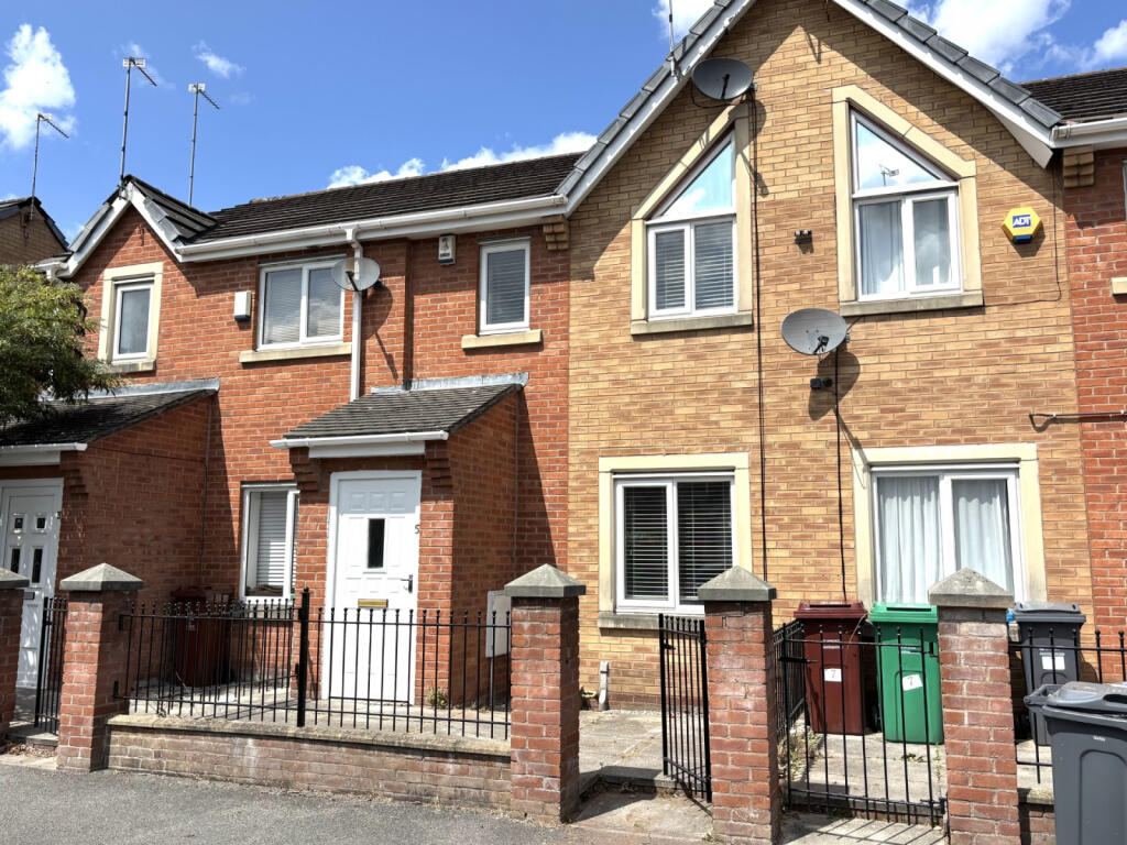 2 bed Mid Terraced House for rent in Manchester. From C & R Properties Ltd - Hulme Manchester