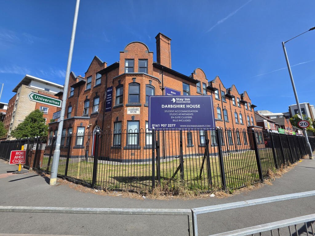 4 bed Studio for rent in Manchester. From C & R Properties Ltd - Hulme Manchester