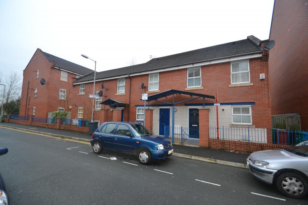 3 bed Semi Detached for rent in Manchester. From C & R Properties Ltd - Hulme Manchester