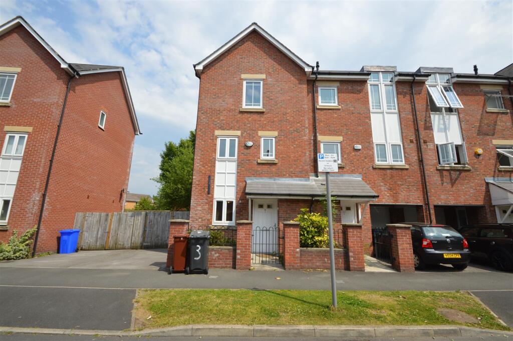 4 bed Town House for rent in Manchester. From George Adams (Estate Agents) Ltd - Manchester