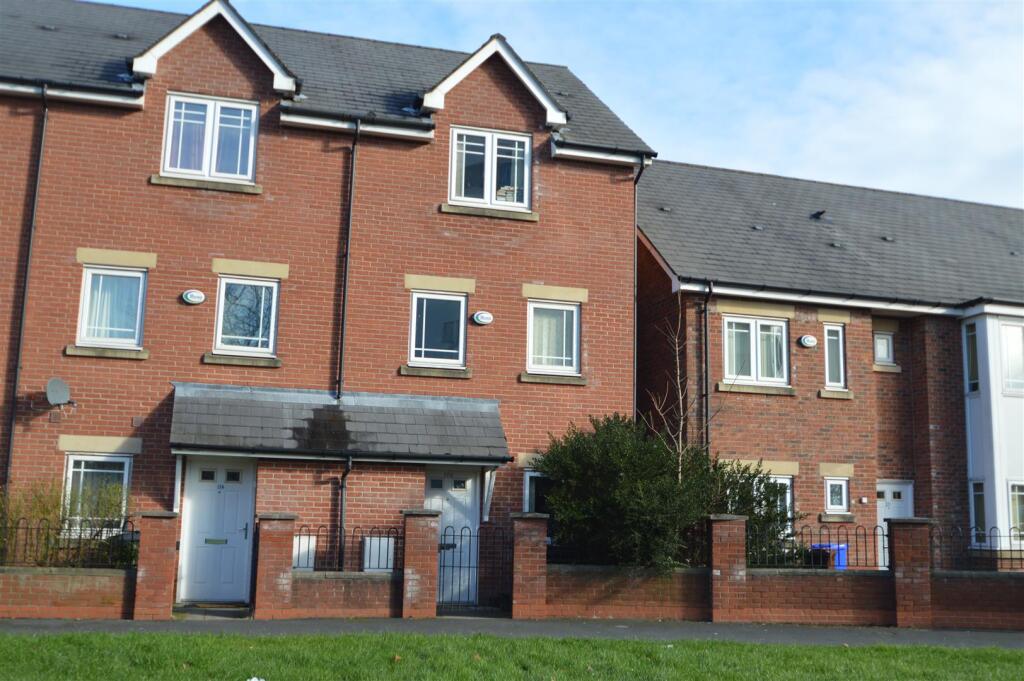 4 bed Detached for rent in Manchester. From George Adams (Estate Agents) Ltd - Manchester