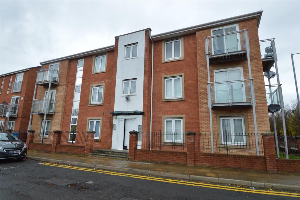 2 bed 1st Floor Flat for rent in Manchester. From George Adams (Estate Agents) Ltd - Manchester