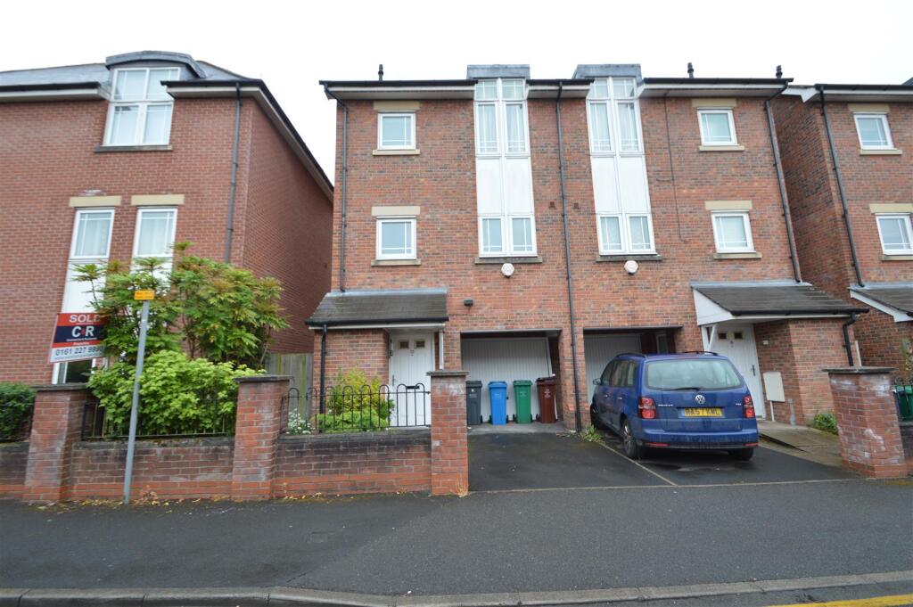 4 bed Detached for rent in Manchester. From George Adams (Estate Agents) Ltd - Manchester